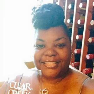 Meet your Posher, Kecia